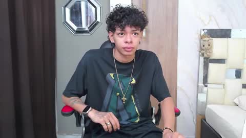 Snapshot of harry_jhonsonn chatting on 04/28/26, 09:20 Harry online show from 04/28/26, 09:20