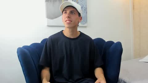   H  K   online show from 10/02/25, 08:27