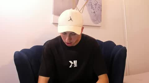   H  K   online show from 10/29/25, 03:42