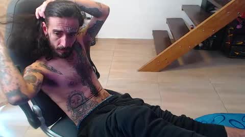 Snapshot of harry_reems_ chatting on 12/28/24, 02:53 OMAR online show from 12/28/24, 02:53