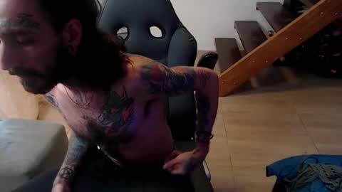 Snapshot of harry_reems_ chatting on 12/28/24, 08:25 OMAR online show from 12/28/24, 08:25