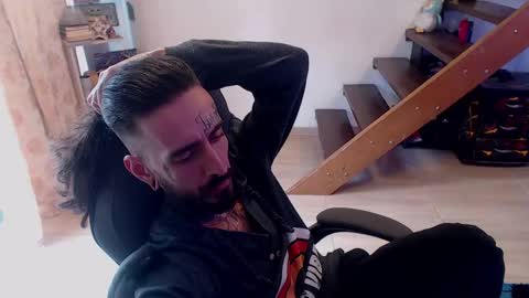 Snapshot of harry_reems_ chatting on 01/10/25, 06:17 OMAR online show from 01/10/25, 06:17