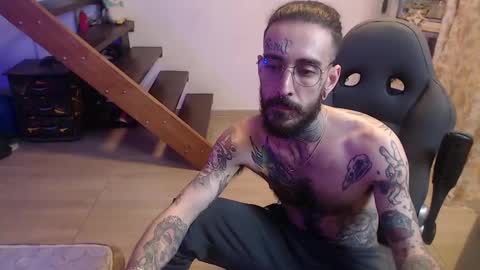 Snapshot of harry_reems_ chatting on 01/15/25, 06:33 OMAR online show from 01/15/25, 06:33