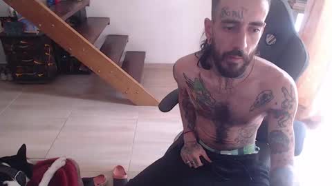 Snapshot of harry_reems_ chatting on 01/17/25, 05:08 OMAR online show from 01/17/25, 05:08