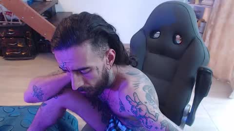 Snapshot of harry_reems_ chatting on 01/23/25, 03:43 OMAR online show from 01/23/25, 03:43