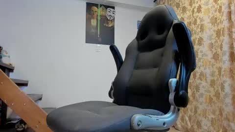 Snapshot of harry_reems_ chatting on 02/12/25, 05:15 OMAR online show from 02/12/25, 05:15