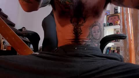 Snapshot of harry_reems_ chatting on 02/14/25, 04:20 OMAR online show from 02/14/25, 04:20