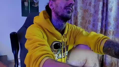 Snapshot of harry_reems_ chatting on 02/25/25, 01:52 OMAR online show from 02/25/25, 01:52