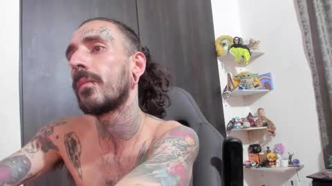 Snapshot of harry_reems_ chatting on 11/06/25, 04:46 OMAR online show from 11/06/25, 04:46