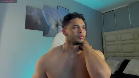 Snapshot of harry_zandess chatting on 12/03/24, 05:42 Harry Zandes online show from 12/03/24, 05:42