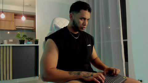 Snapshot of harry_zandess chatting on 12/28/24, 03:04 Harry Zandes online show from 12/28/24, 03:04