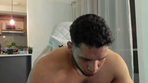 Snapshot of harry_zandess chatting on 12/29/24, 09:17 Harry Zandes online show from 12/29/24, 09:17