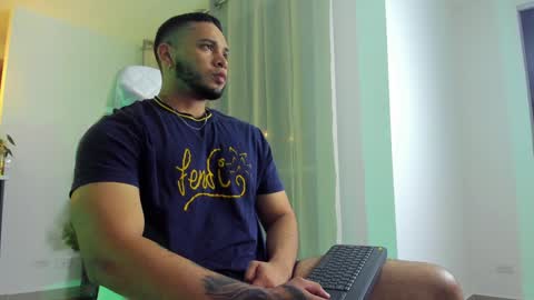 Snapshot of harry_zandess chatting on 01/07/25, 01:49 Harry Zandes online show from 01/07/25, 01:49