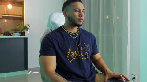 Snapshot of harry_zandess chatting on 01/07/25, 04:50 Harry Zandes online show from 01/07/25, 04:50