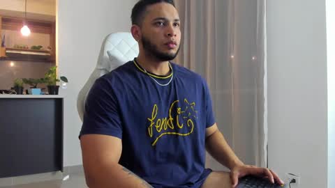 Snapshot of harry_zandess chatting on 01/13/25, 02:50 Harry Zandes online show from 01/13/25, 02:50