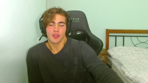 Snapshot of harryking1 chatting on 10/12/25, 07:02 harryking1 online show from 10/12/25, 07:02