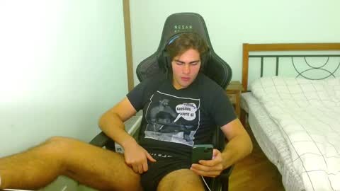 Snapshot of harryking1 chatting on 10/13/25, 05:02 harryking1 online show from 10/13/25, 05:02