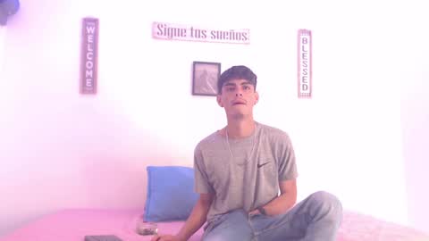 Snapshot of harrythomson1 chatting on 12/15/24, 05:31 harry thomson online show from 12/15/24, 05:31