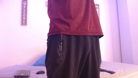 Snapshot of harrythomson1 chatting on 12/26/24, 04:32 harry thomson online show from 12/26/24, 04:32