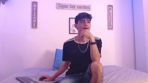 Snapshot of harrythomson1 chatting on 12/30/24, 03:03 harry thomson online show from 12/30/24, 03:03