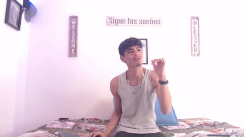 Snapshot of harrythomson1 chatting on 01/14/25, 01:49 harry thomson online show from 01/14/25, 01:49