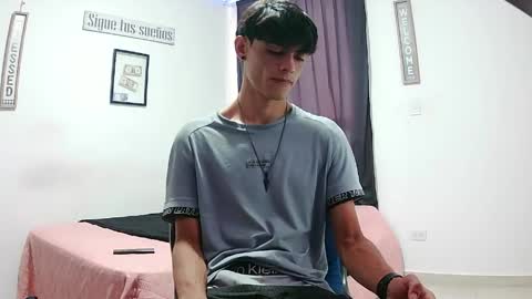 Snapshot of harrythomson1 chatting on 04/15/26, 03:52 harry thomson online show from 04/15/26, 03:52