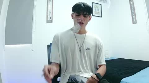 Snapshot of harrythomson1 chatting on 07/14/26, 04:56 harry thomson online show from 07/14/26, 04:56