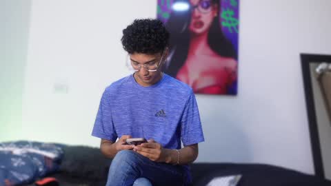 Snapshot of harrytwink18 chatting on 12/23/24, 01:24 HARRY online show from 12/23/24, 01:24