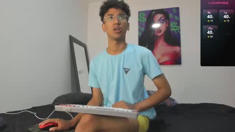 Snapshot of harrytwink18 chatting on 02/28/25, 06:20 HARRY online show from 02/28/25, 06:20