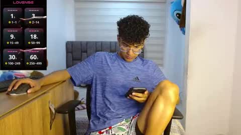 Snapshot of harrytwink18 chatting on 09/09/25, 03:11 HARRY online show from 09/09/25, 03:11