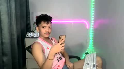 Snapshot of hart_well69 chatting on 03/08/25, 07:16 Michael18 online show from 03/08/25, 07:16