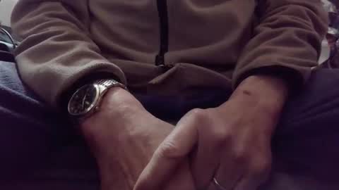 Snapshot of hartl1112 chatting on 12/01/25, 06:07 hartl1112 online show from 12/01/25, 06:07