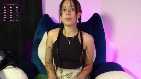 Snapshot of haru_420 chatting on 01/17/26, 01:16 Sofia Damin online show from 01/17/26, 01:16