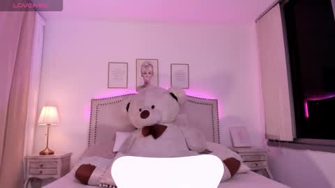 Snapshot of haru__kii chatting on 11/19/25, 02:22 haru online show from 11/19/25, 02:22