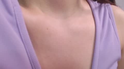 Snapshot of haru_blossom chatting on 01/06/25, 08:07     online show from 01/06/25, 08:07