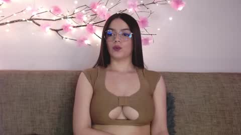 Snapshot of haru_blossom chatting on 01/30/25, 05:28     online show from 01/30/25, 05:28