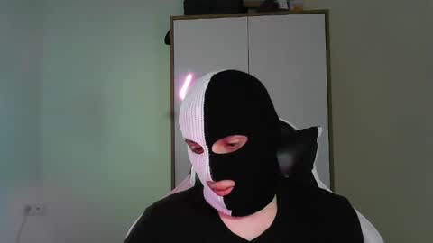 Snapshot of harvey6dent6 chatting on 03/28/26, 10:09 Two-Face online show from 03/28/26, 10:09