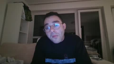 Snapshot of hash420 chatting on 02/21/25, 11:43 hash420 online show from 02/21/25, 11:43