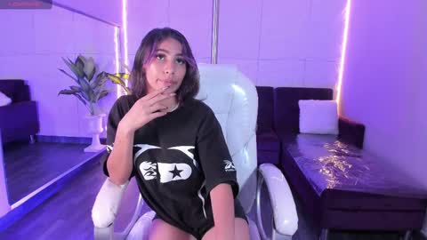 Snapshot of hasleycarter chatting on 10/17/25, 04:37 HasleyCarter online show from 10/17/25, 04:37