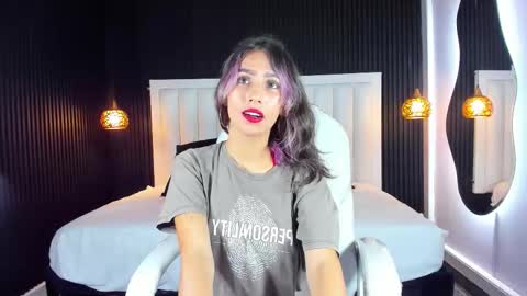 Snapshot of hasleycarter chatting on 11/19/25, 04:23 HasleyCarter online show from 11/19/25, 04:23