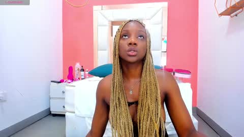 Snapshot of hassly_hot69 chatting on 02/07/25, 11:23 Nicky bac online show from 02/07/25, 11:23