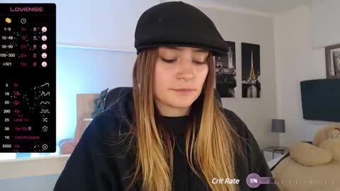 Snapshot of hat_girl chatting on 12/19/24, 03:51 Nicole online show from 12/19/24, 03:51