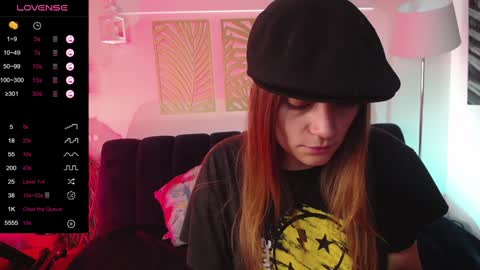 Snapshot of hat_girl chatting on 01/10/25, 09:20 Nicole online show from 01/10/25, 09:20