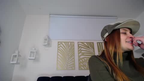 Snapshot of hat_girl chatting on 02/01/25, 09:54 Nicole online show from 02/01/25, 09:54