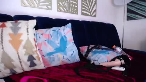 Snapshot of hat_girl chatting on 02/11/25, 03:08 Nicole online show from 02/11/25, 03:08