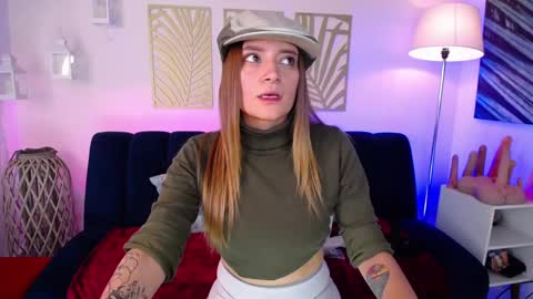 Snapshot of hat_girl chatting on 02/12/25, 04:44 Nicole online show from 02/12/25, 04:44