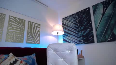 Snapshot of hat_girl chatting on 02/17/25, 09:08 Nicole online show from 02/17/25, 09:08