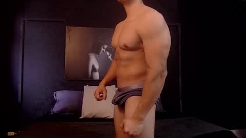 hat_guy01 online show from 02/25/26, 09:24