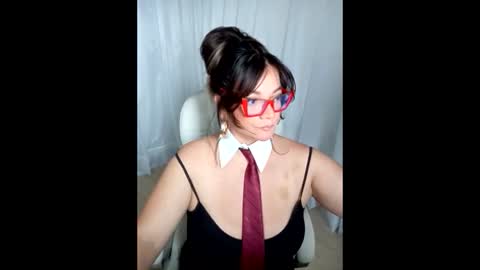 leila online show from 05/21/26, 08:27