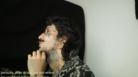 Snapshot of hatsumotokyoto chatting on 01/19/25, 11:53 More content   2   online show from 01/19/25, 11:53